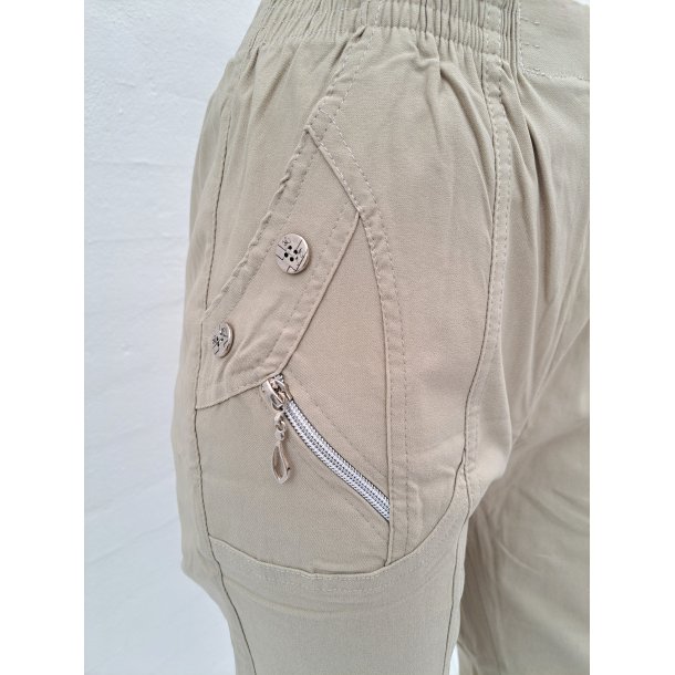 Stumpebuks med strk - Sand